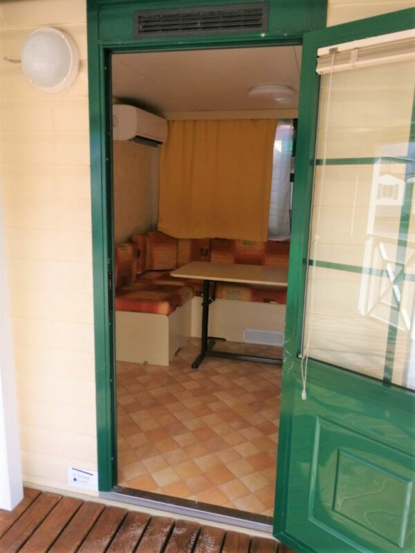 SHELBOX COTTAGE  AVEC VERANDA SUR ROUES – Image 3