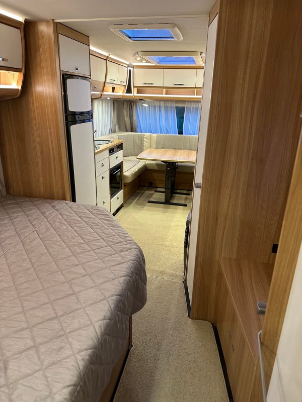 Dethleffs Camper | Grande salle de bain avec douche | Pack batterie | Stério | Grand frigo – Image 10