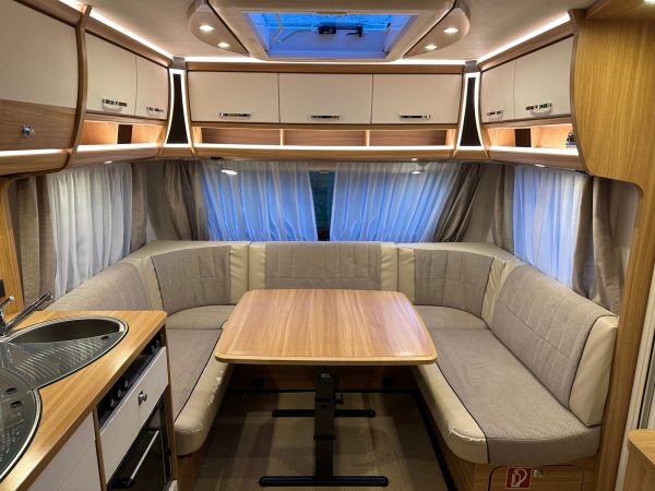 Dethleffs Camper | Grande salle de bain avec douche | Pack batterie | Stério | Grand frigo – Image 15