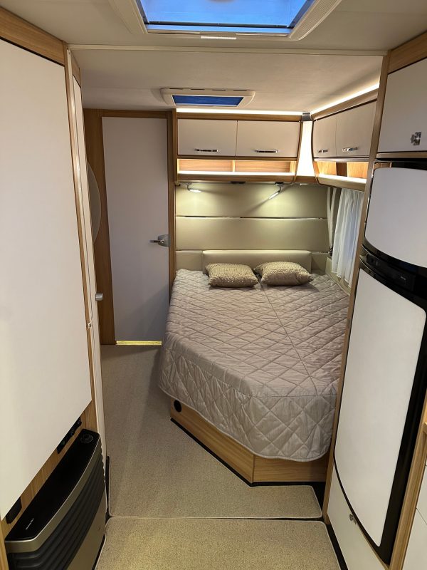 Dethleffs Camper | Grande salle de bain avec douche | Pack batterie | Stério | Grand frigo – Image 18