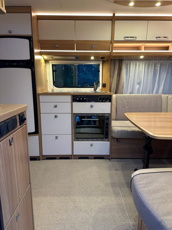 Dethleffs Camper | Grande salle de bain avec douche | Pack batterie | Stério | Grand frigo – Image 35