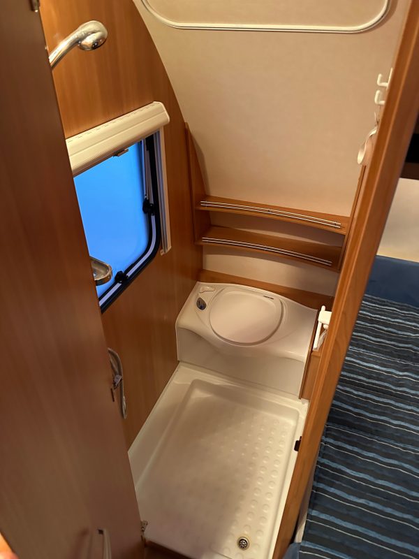 Knaus 450 Sport bien équipé – Image 23
