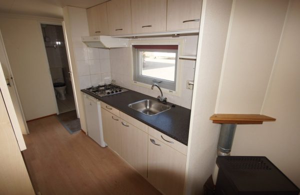 KUNSTSTOF CHALET 1 CHAMBRE – Image 9