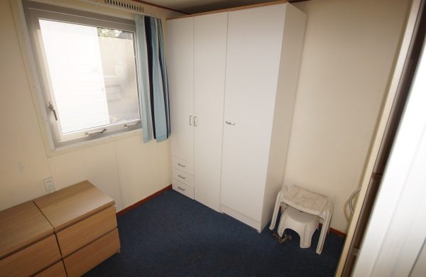 KUNSTSTOF CHALET 1 CHAMBRE – Image 10